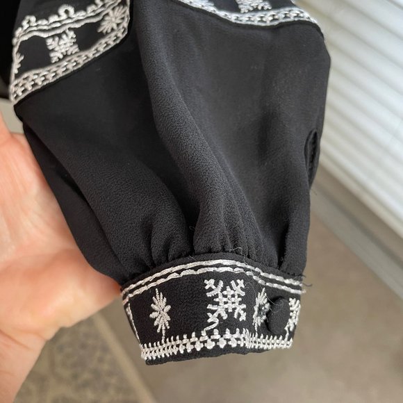 W. by Wantable Boho Bell Sleeve Embroidered Blouse - Picture 10 of 16